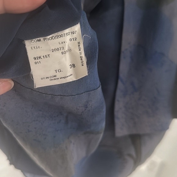 Emporio Armani | Silk tie-neck Seeveless Blouse - Picture 6 of 6